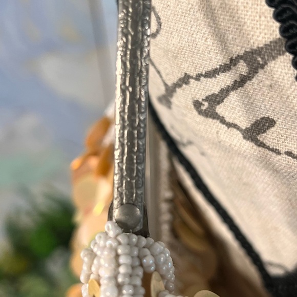 Vintage, iridescent sequin and pearl clutch. - Picture 8 of 11